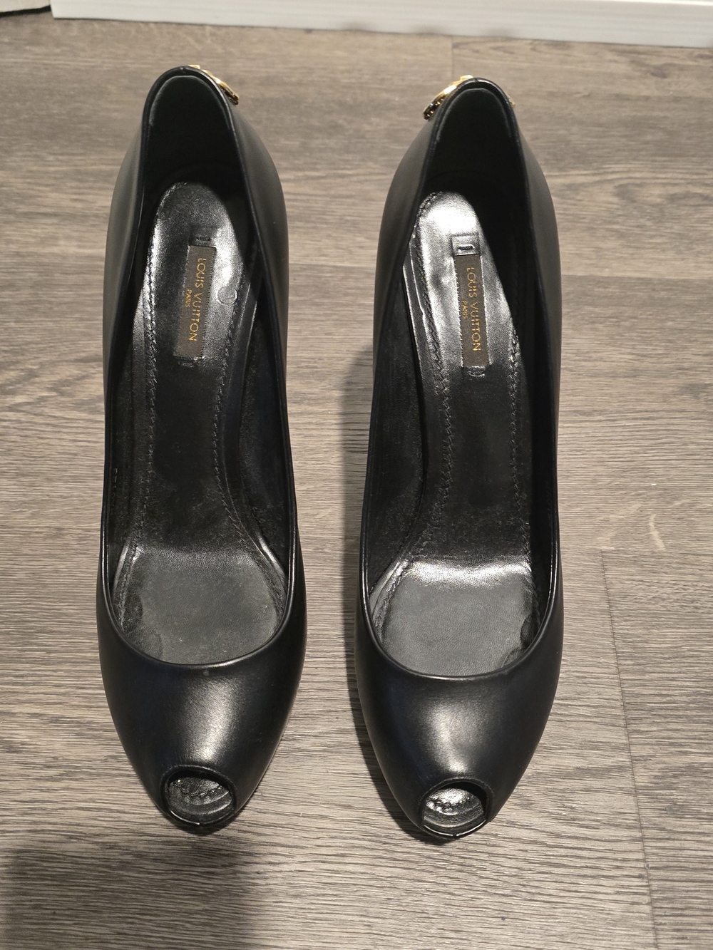 Louis Vuitton Black Peep-Toe Leather Pumps. LV Sizes 40